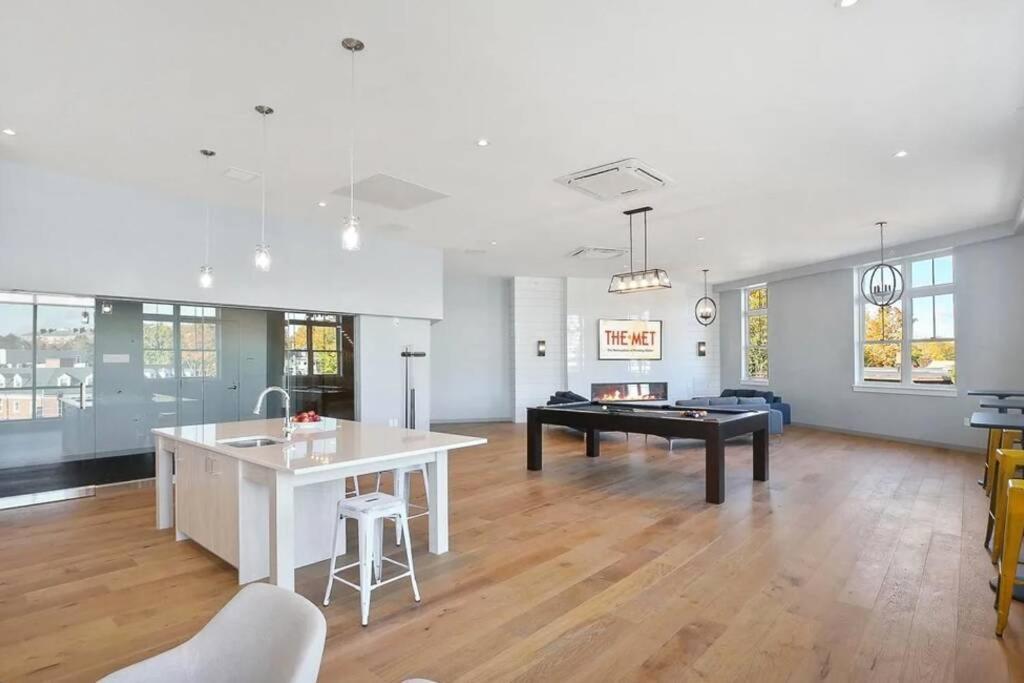 Luxury Apartment With Gym, Steps From Commuter Rail #4011 Reading Exteriör bild